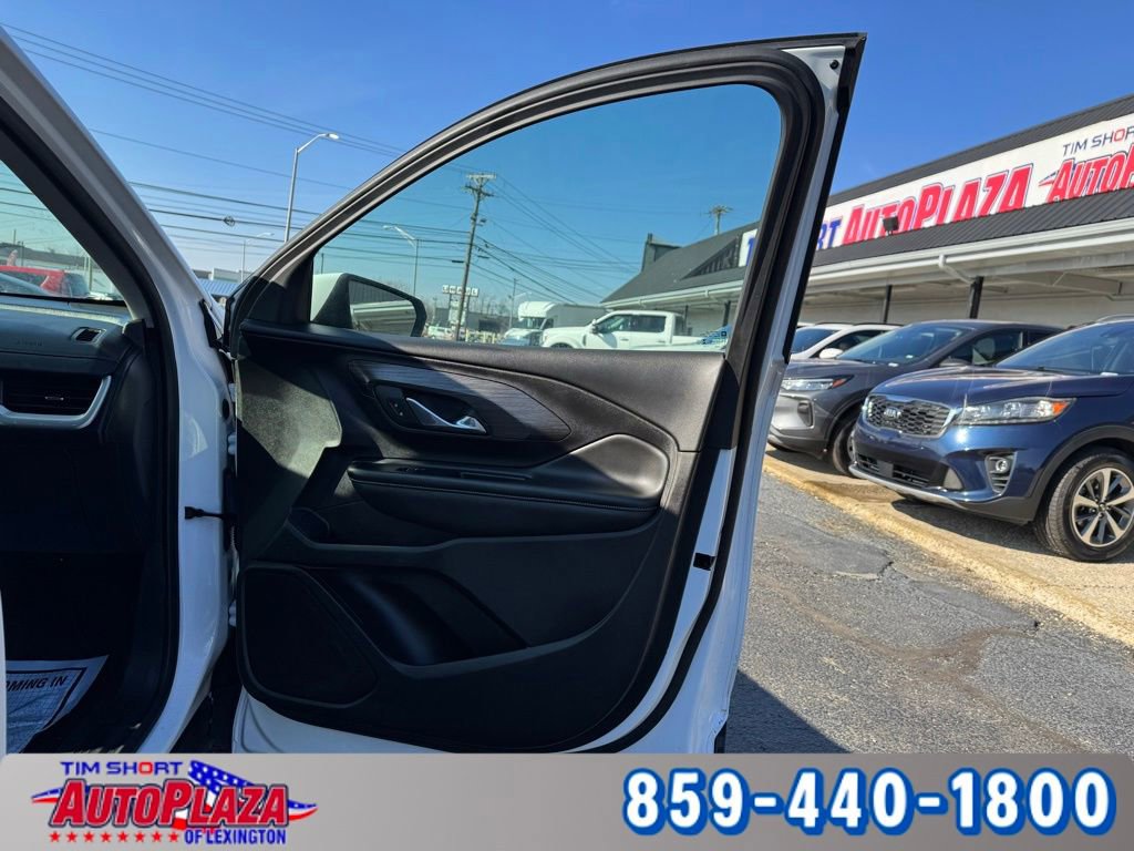 Used 2023 GMC Terrain SLE w/ Driver Convenience Package image 48