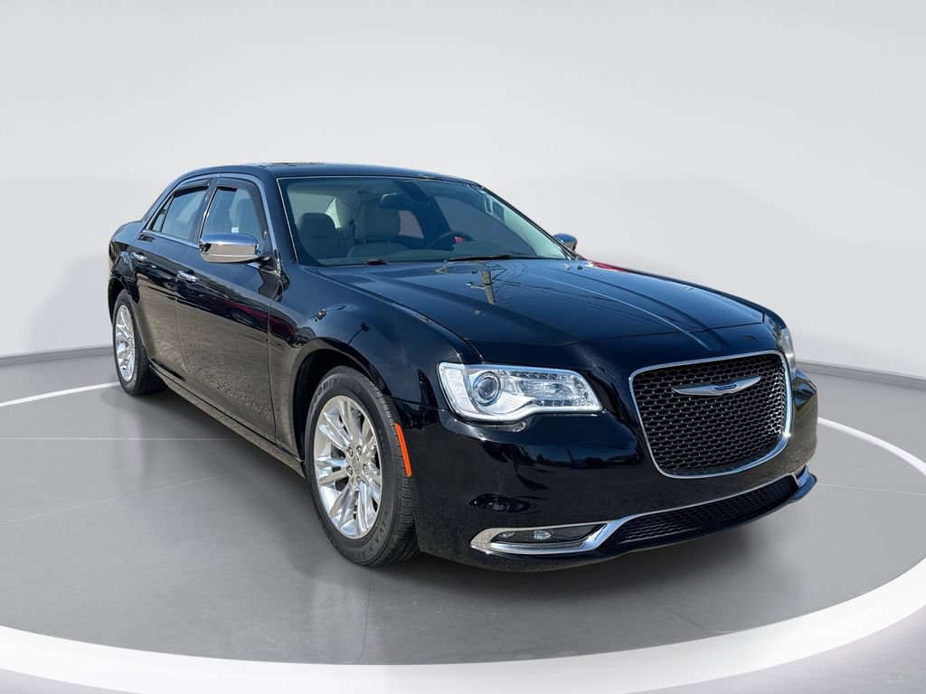 Used 2015 Chrysler 300 C image 1