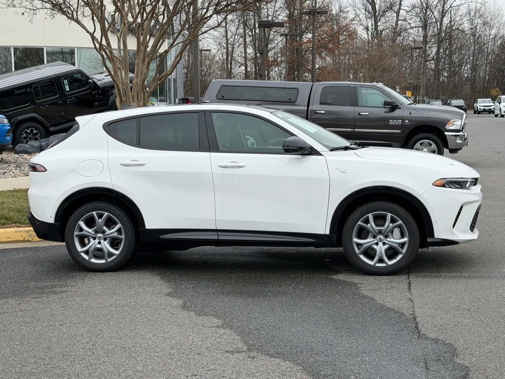 Used 2025 Dodge Hornet R/T w/ R/T Plus Package image 4