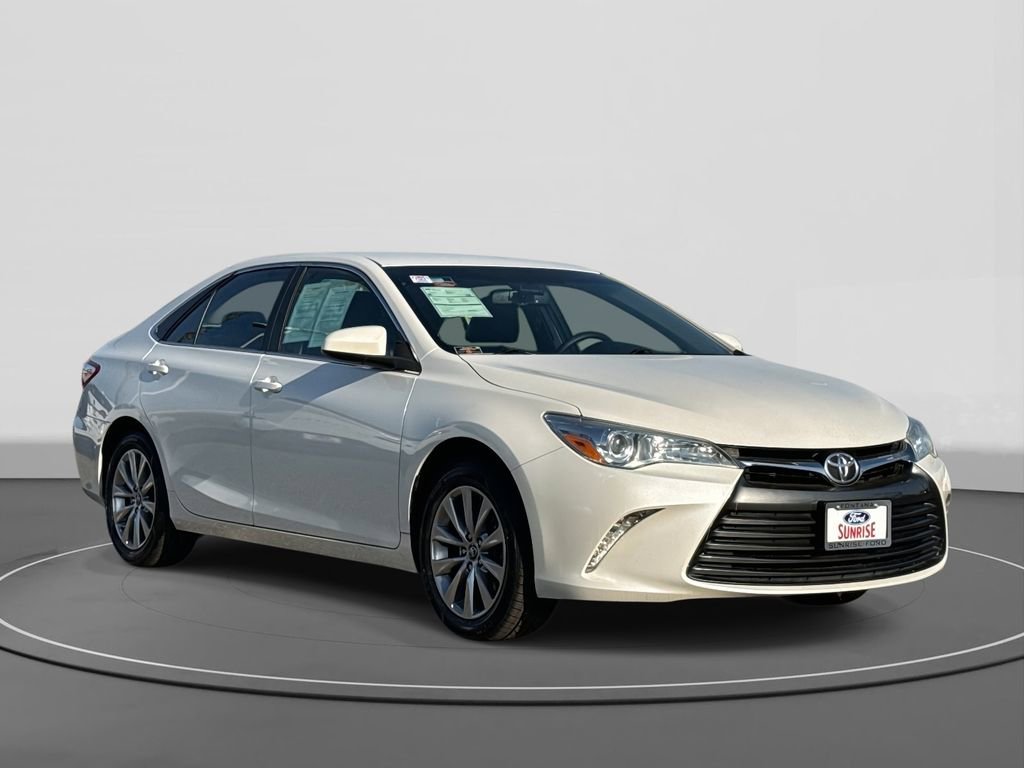 Used 2017 Toyota Camry XLE image 4