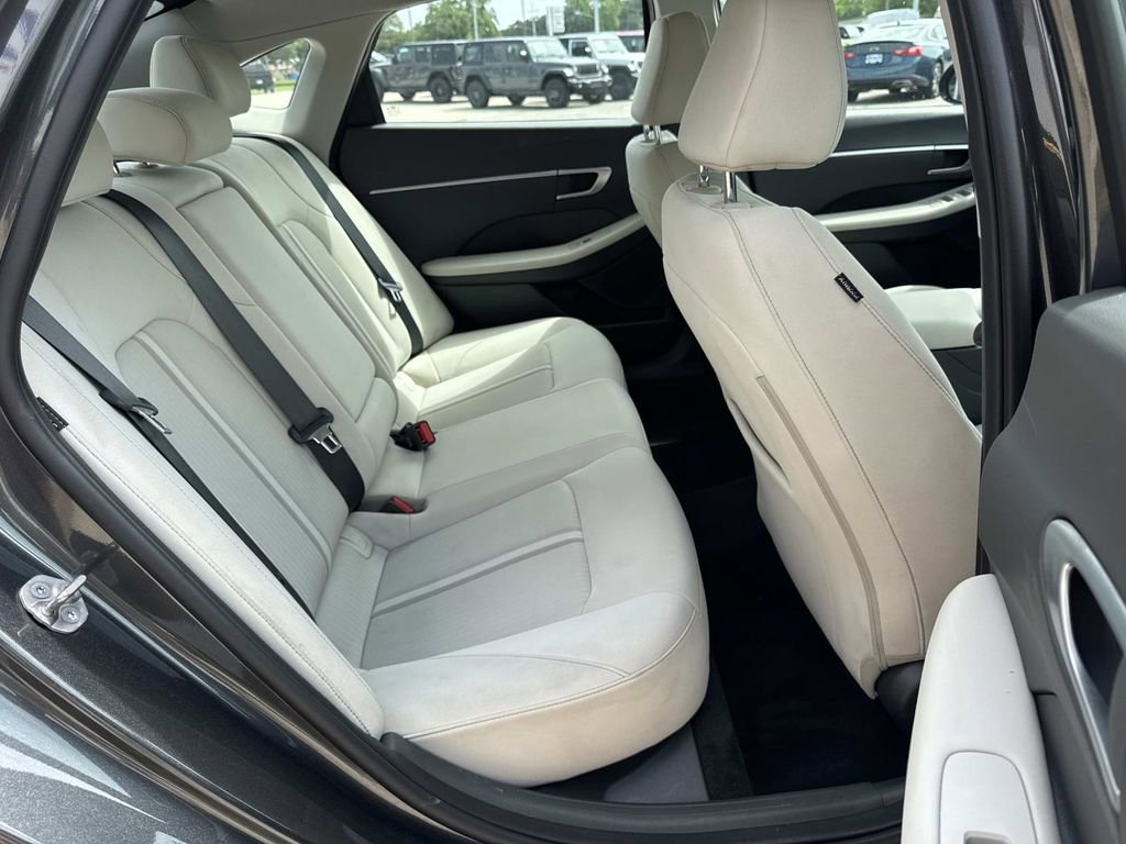 Used 2025 Hyundai Sonata SEL FWD image 19