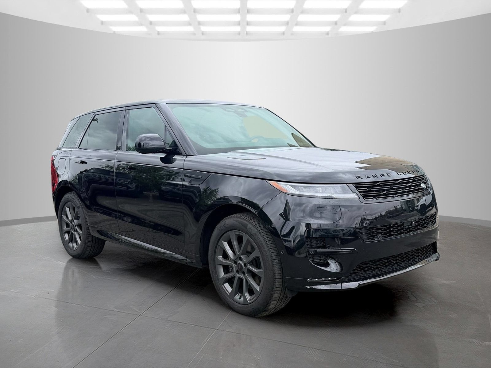 Used 2026 Land Rover Range Rover Sport Dynamic SE AWD/4WD image 3