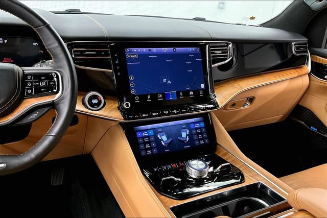 Used 2025 Jeep Grand Wagoneer L Series III w/ Rear-Seat Entertainment Group AWD/4WD image 7
