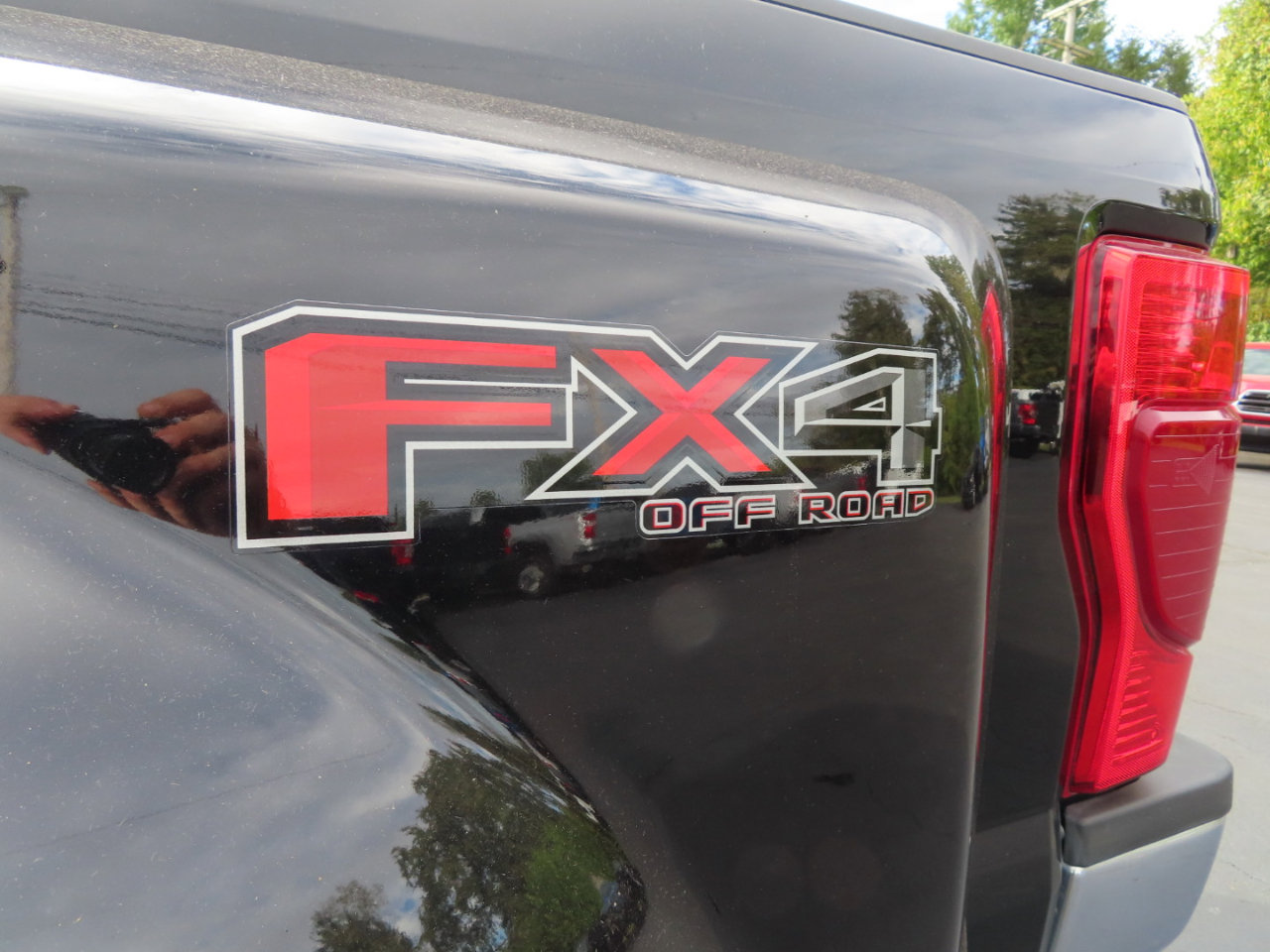 Used 2022 Ford F350 XLT w/ XLT Premium Package image 16