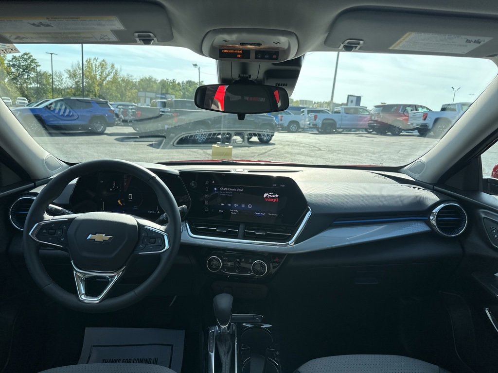 Used 2025 Chevrolet Trax LT w/ Driver Confidence Package image 11