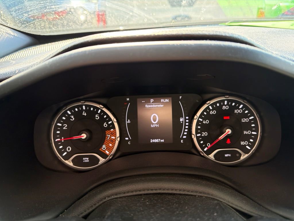 Used 2023 Jeep Renegade Latitude AWD/4WD image 17