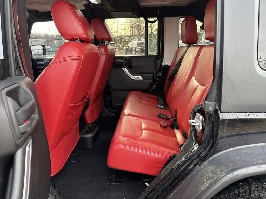 Used 2015 Jeep Wrangler Unlimited Rubicon w/ Dual Top Group AWD/4WD image 13
