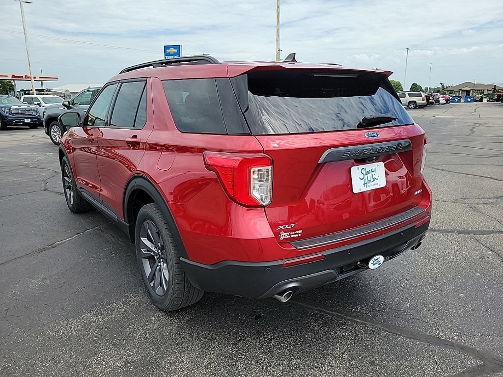 Used 2023 Ford Explorer XLT w/ Equipment Group 202A AWD/4WD image 7