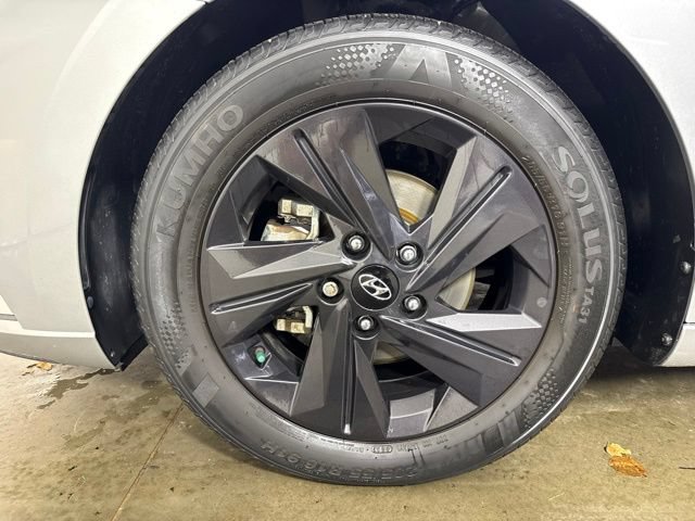Used 2021 Hyundai Elantra SEL FWD image 12