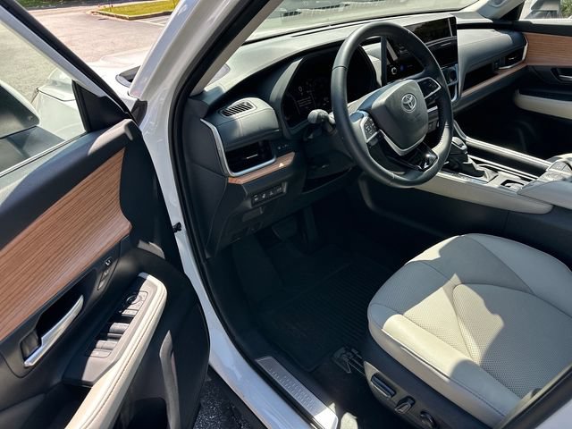 Used 2025 Toyota Grand Highlander AWD Hybrid image 11