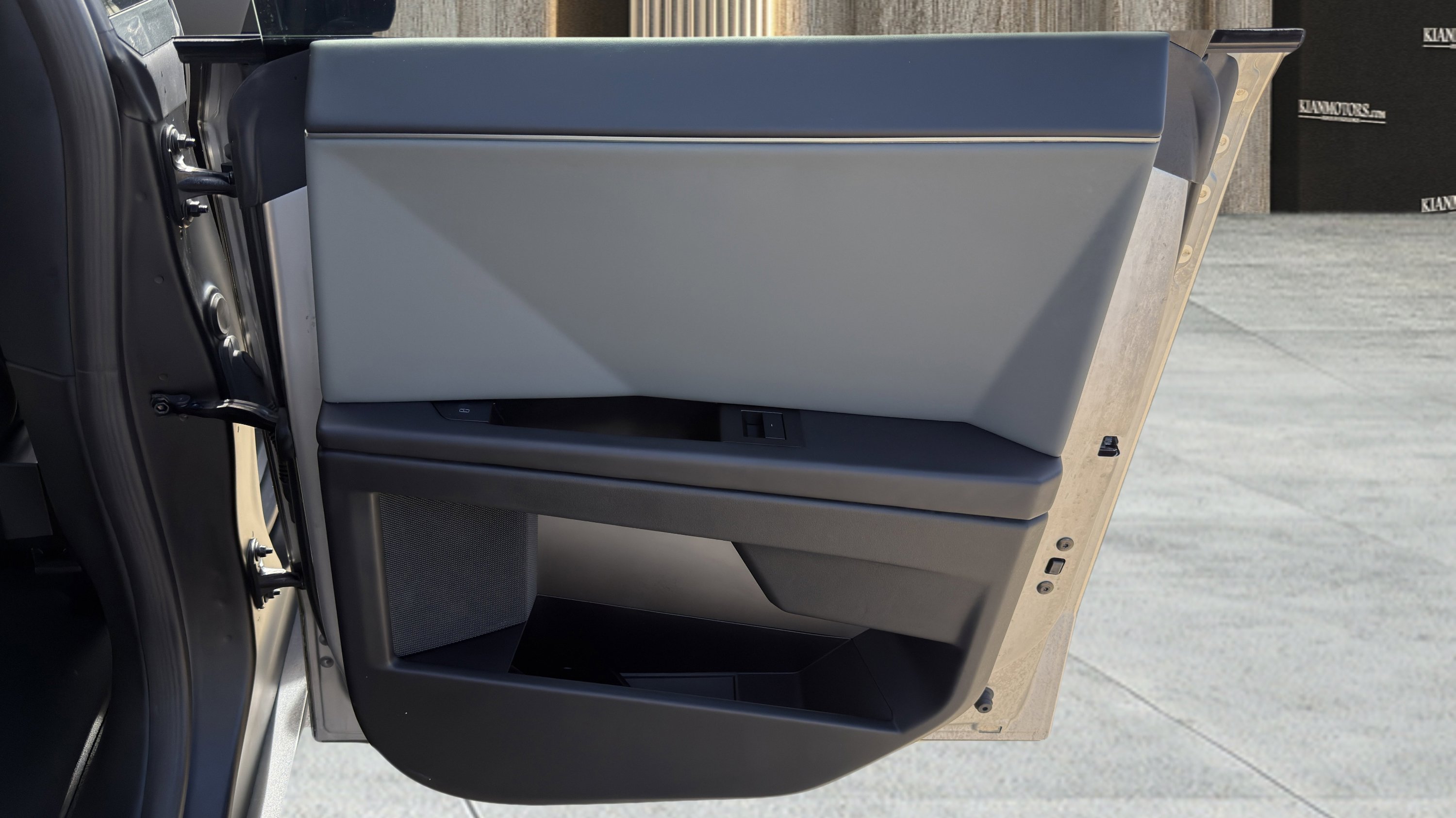 Used 2025 Tesla Cybertruck AWD Crew Cab image 56