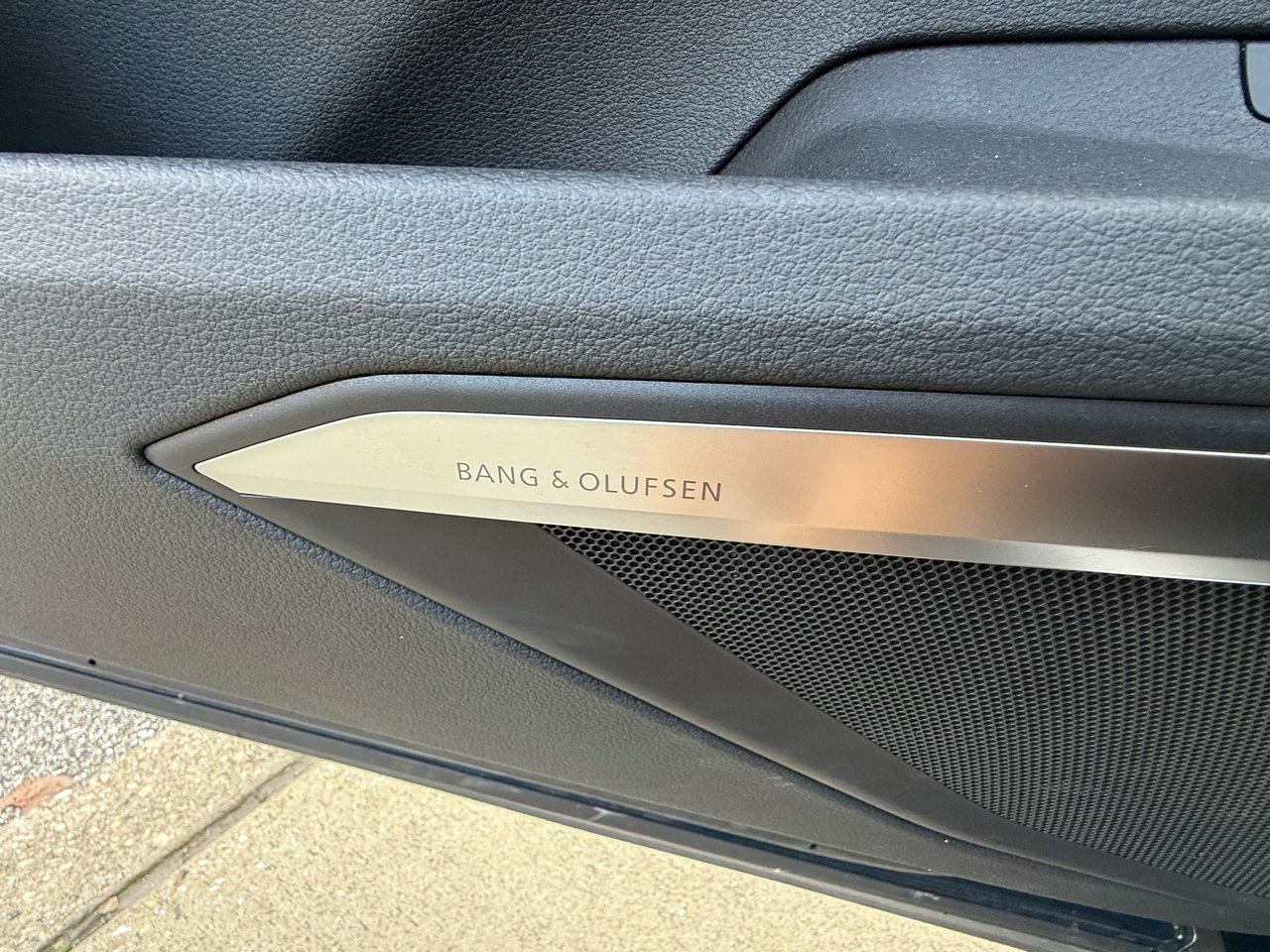 Used 2019 Audi e-tron Premium Plus image 12