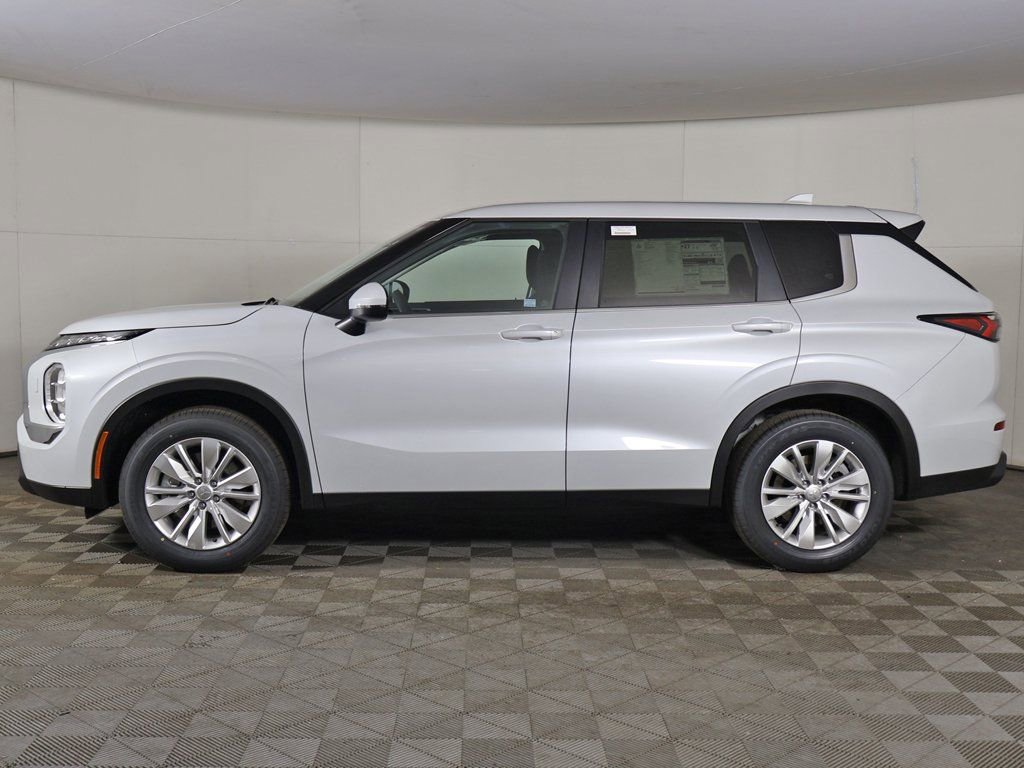 New 2026 Mitsubishi Outlander ES AWD/4WD image 17