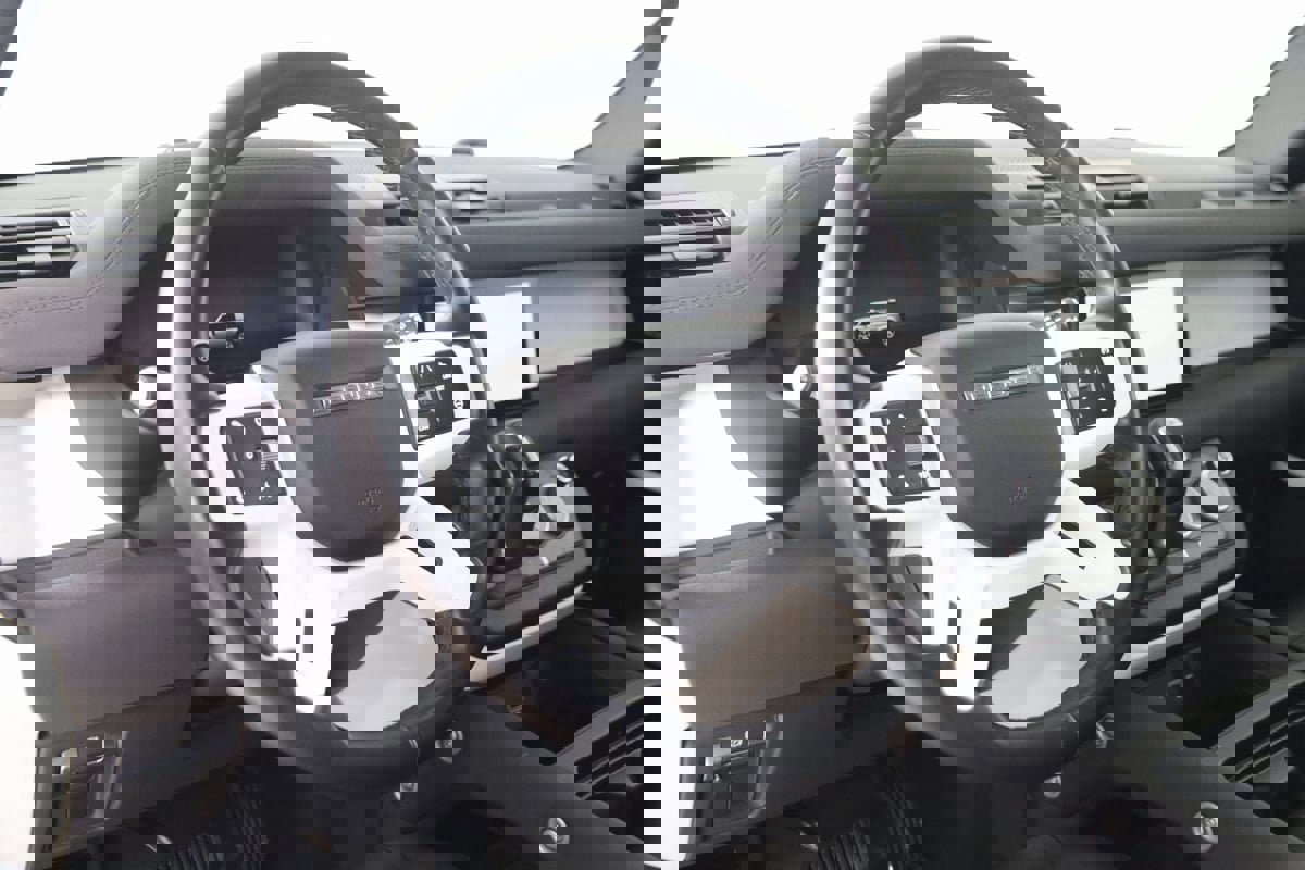 Used 2023 Land Rover Defender 110 S image 6