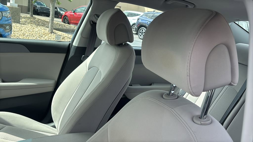 Used 2017 Hyundai Sonata SE w/ Winter Weather Package FWD image 24