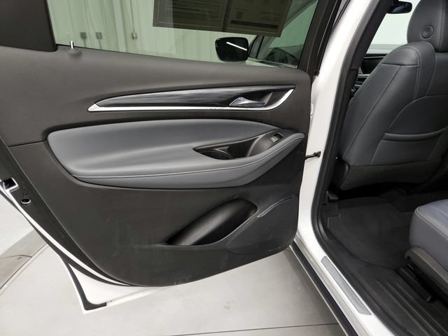 Used 2023 Buick Enclave Essence AWD/4WD image 26