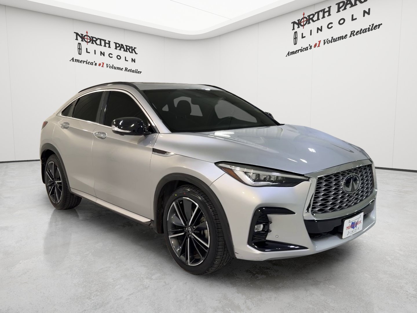 Used 2022 INFINITI QX55 Essential w/ Proassist Package AWD/4WD image 3