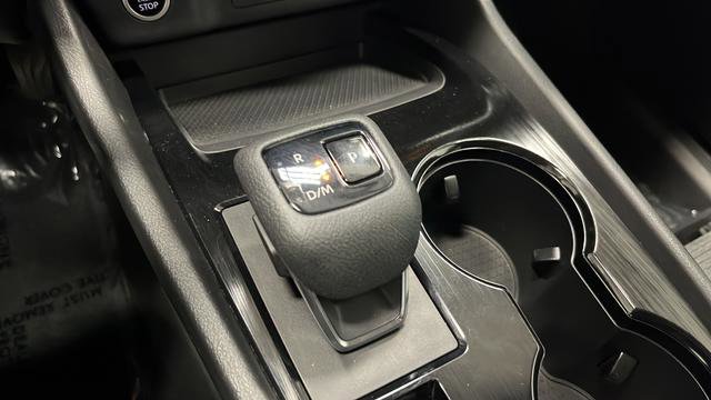 Used 2023 Nissan Rogue SV AWD/4WD image 18