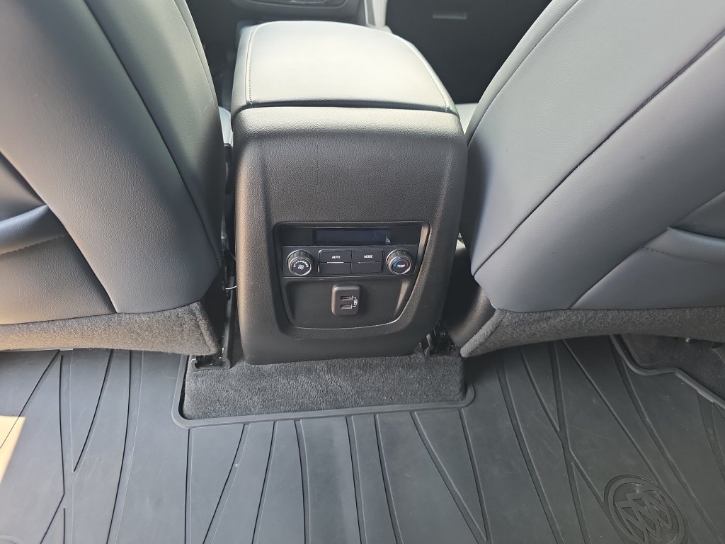 Used 2023 Buick Enclave Essence FWD image 31