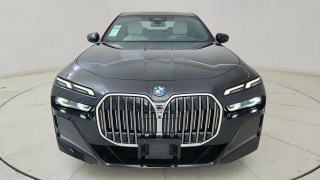 Used 2023 BMW 740i w/ Parking Assistance Package image 13