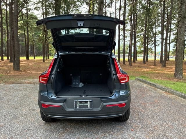 New 2026 Volvo XC40 B5 Ultra w/ Climate Package AWD/4WD image 18