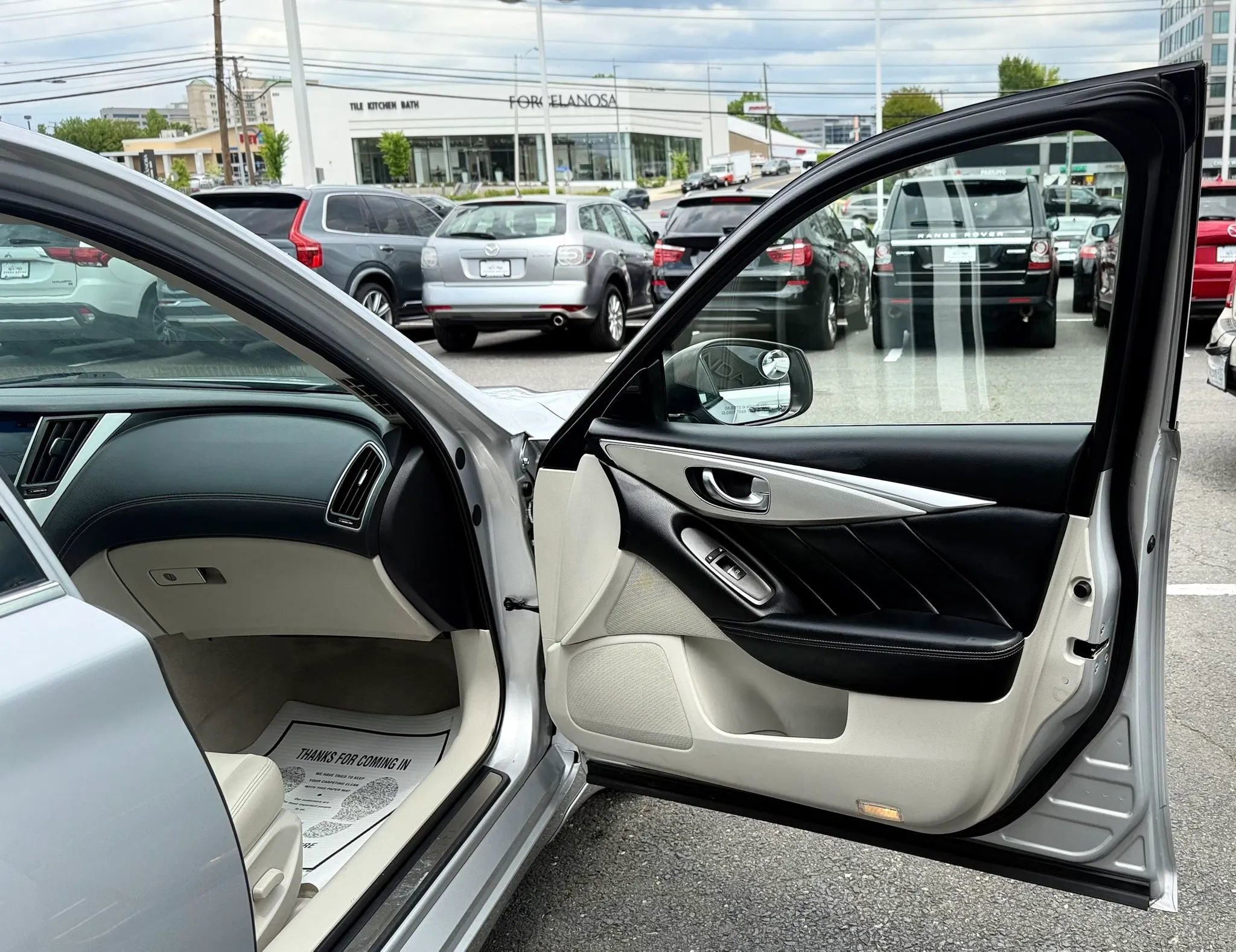 Used 2019 INFINITI Q50 Luxe w/ Essential Package (3.0T Luxe) AWD/4WD image 33