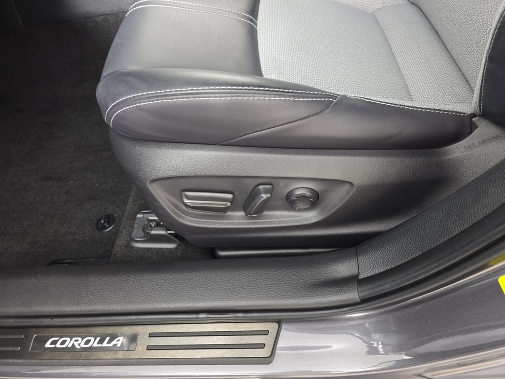 Used 2024 Toyota Corolla XSE FWD image 25