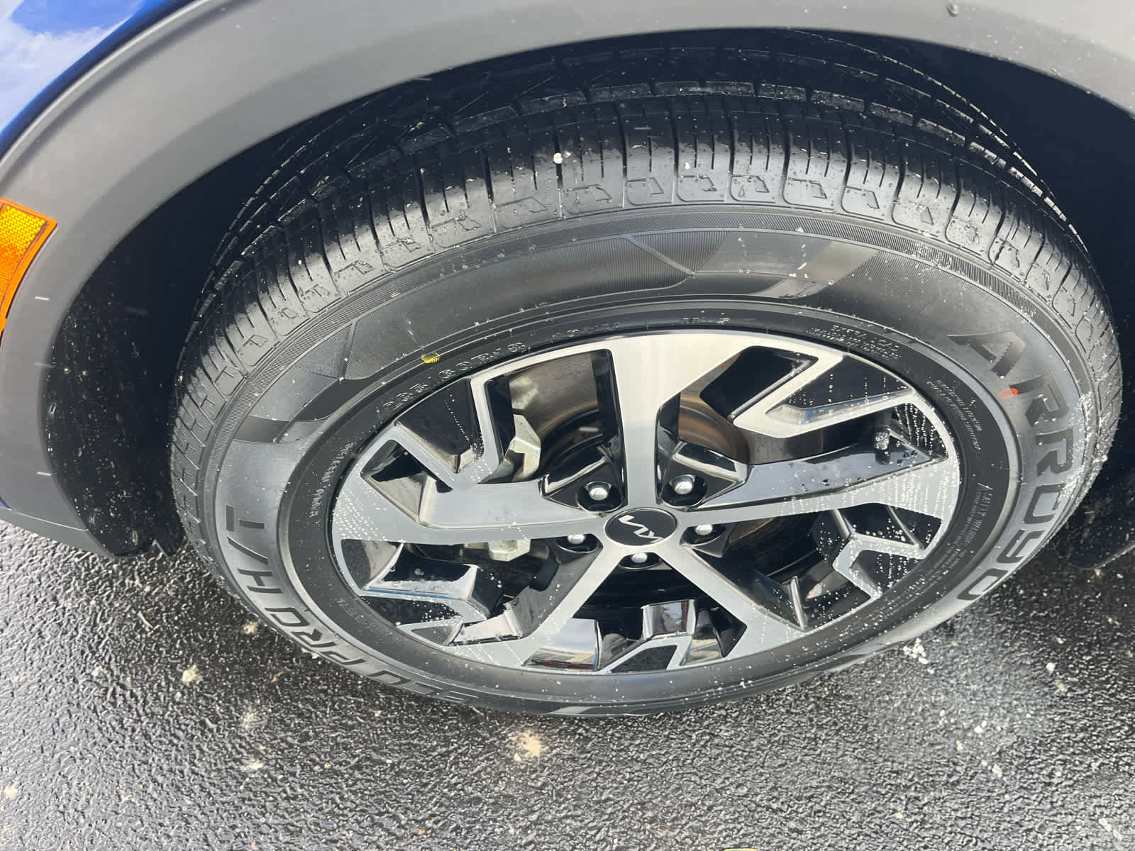 Used 2024 Kia Sportage EX image 23