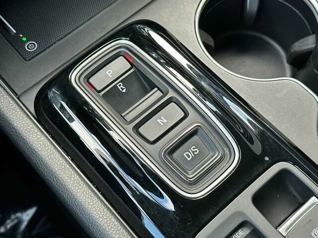 Used 2025 Honda Pilot Touring image 27