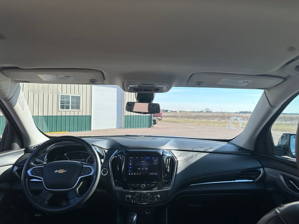 Used 2021 Chevrolet Traverse LT w/ LT Premium Package image 27