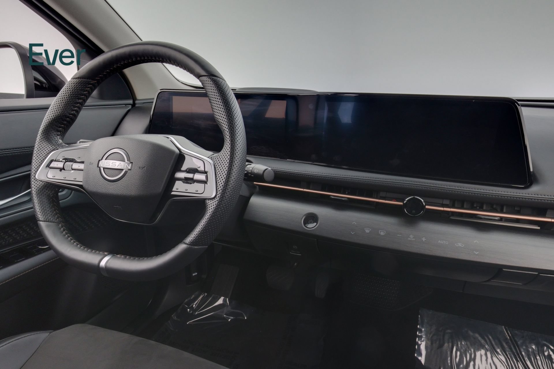 Used 2024 Nissan Ariya AWD image 25