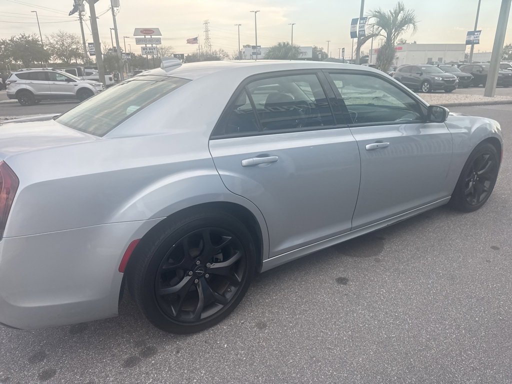 Used 2022 Chrysler 300 Touring L w/ Popular Equipment Group image 3