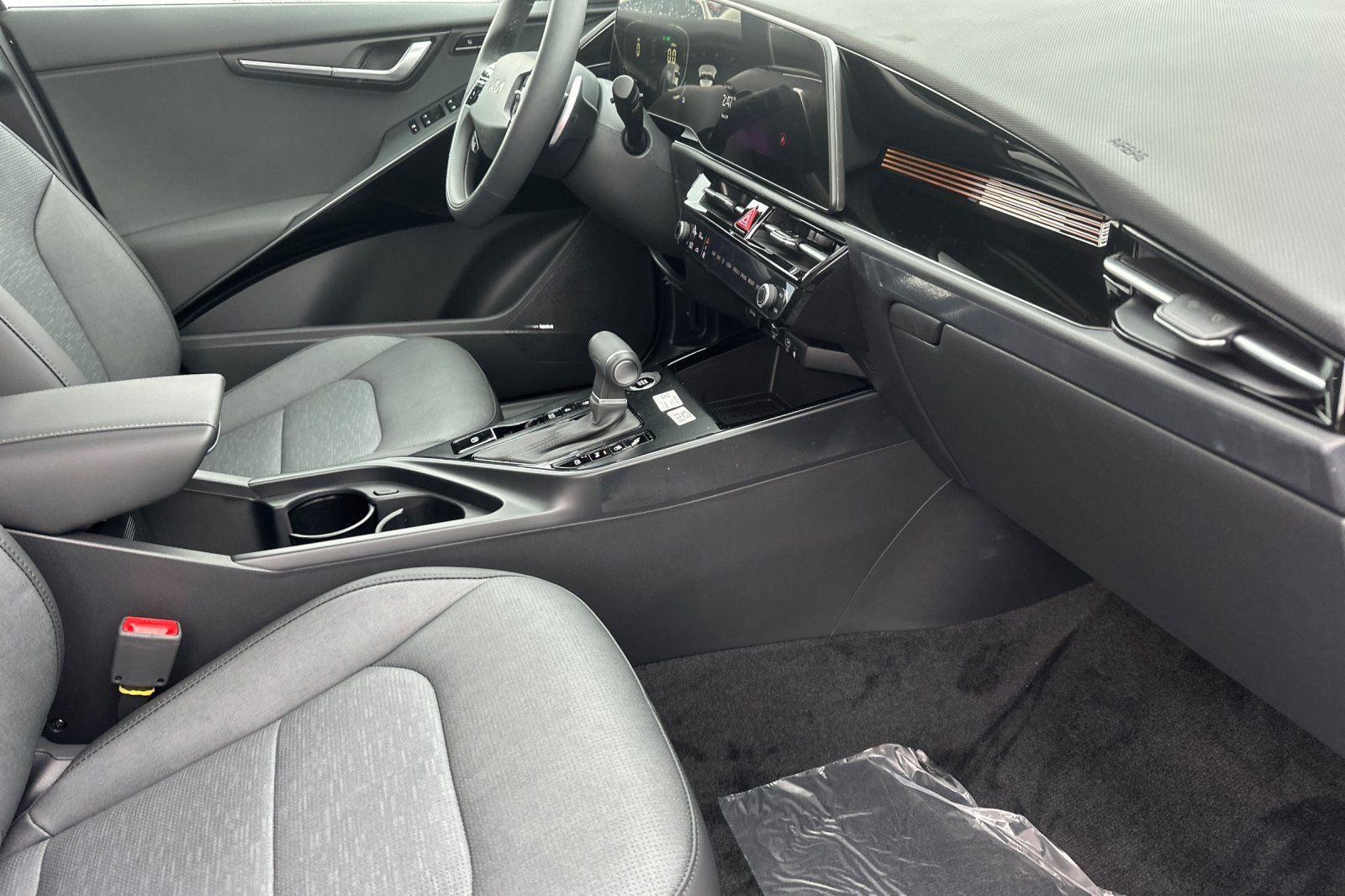 New 2026 Kia Niro SX image 16