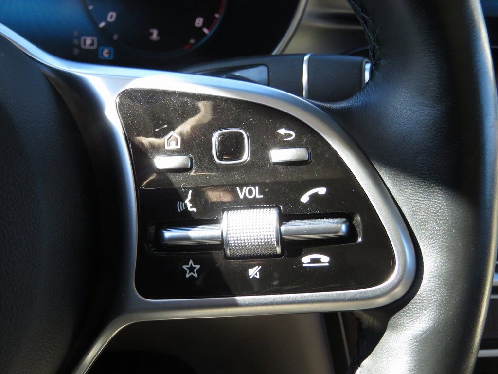 Used 2021 Mercedes-Benz GLC 300 4MATIC image 24