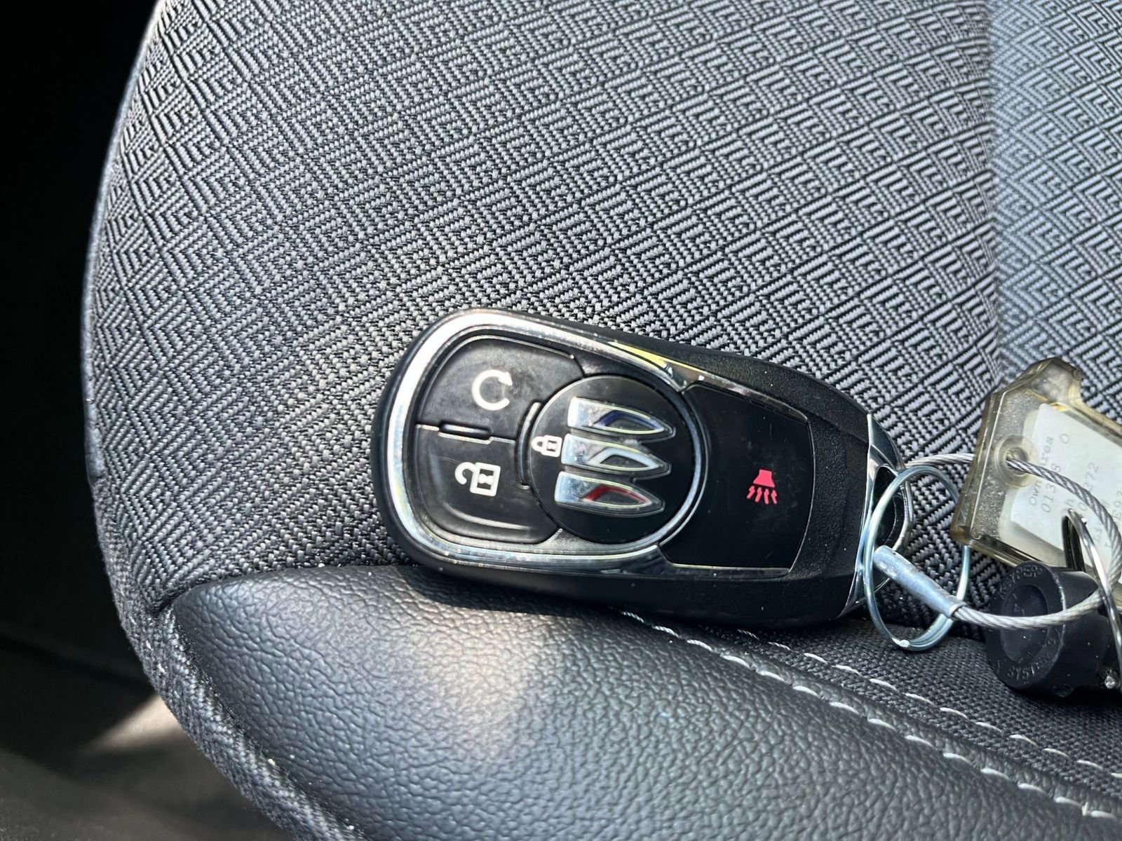 Used 2025 Buick Encore GX Preferred FWD image 21