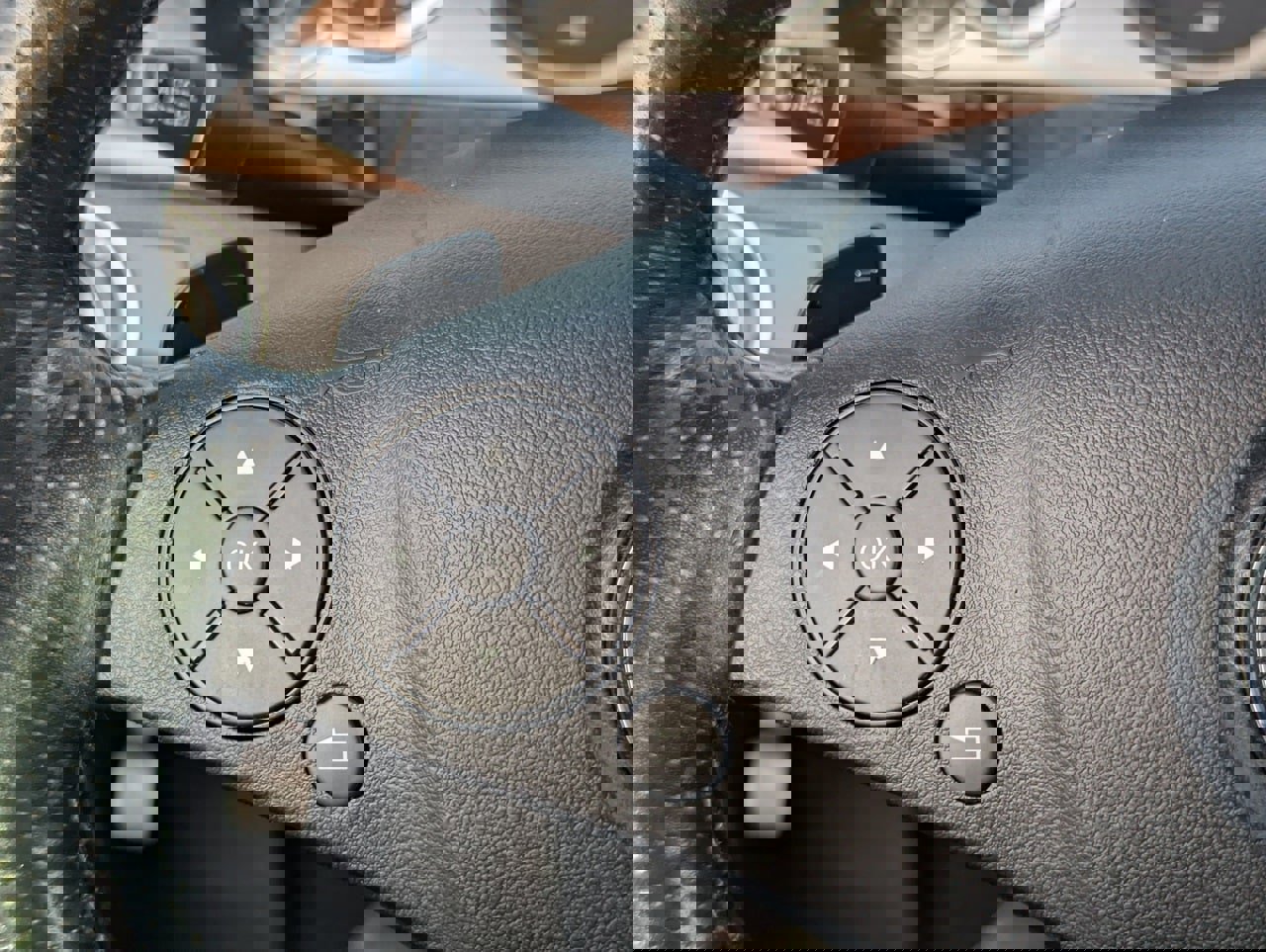 Used 2011 Mercedes-Benz E 350 Sedan image 27