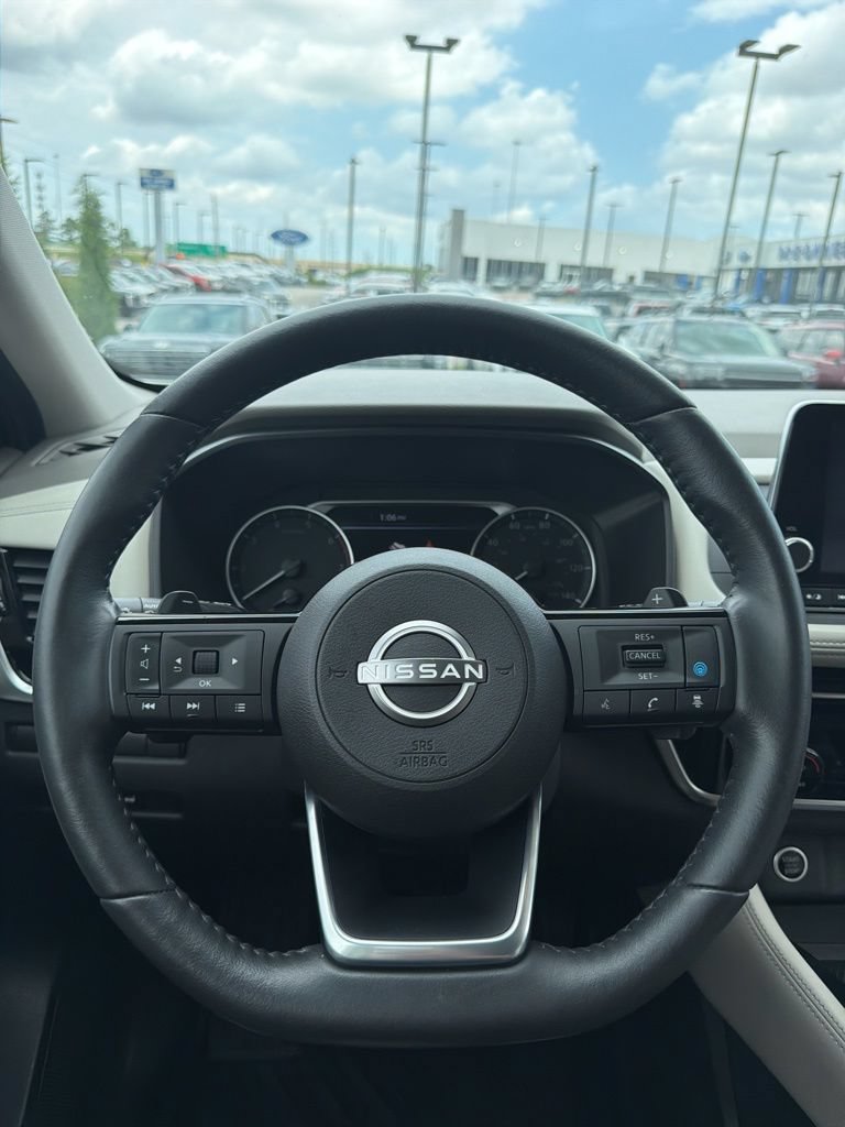 Used 2023 Nissan Rogue SL FWD image 14