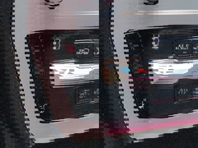 Used 2021 Ford Explorer XLT w/ Equipment Group 202A RWD image 22