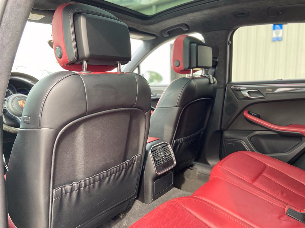 Used 2015 Porsche Macan Turbo AWD/4WD image 21