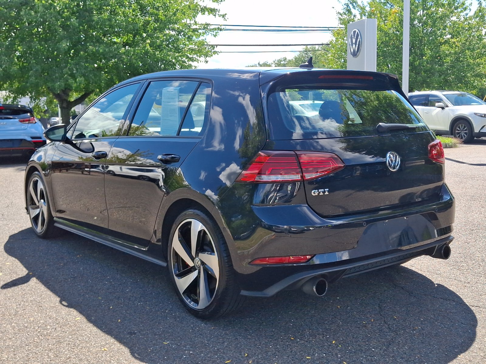 Used 2018 Volkswagen GTI Autobahn FWD image 4