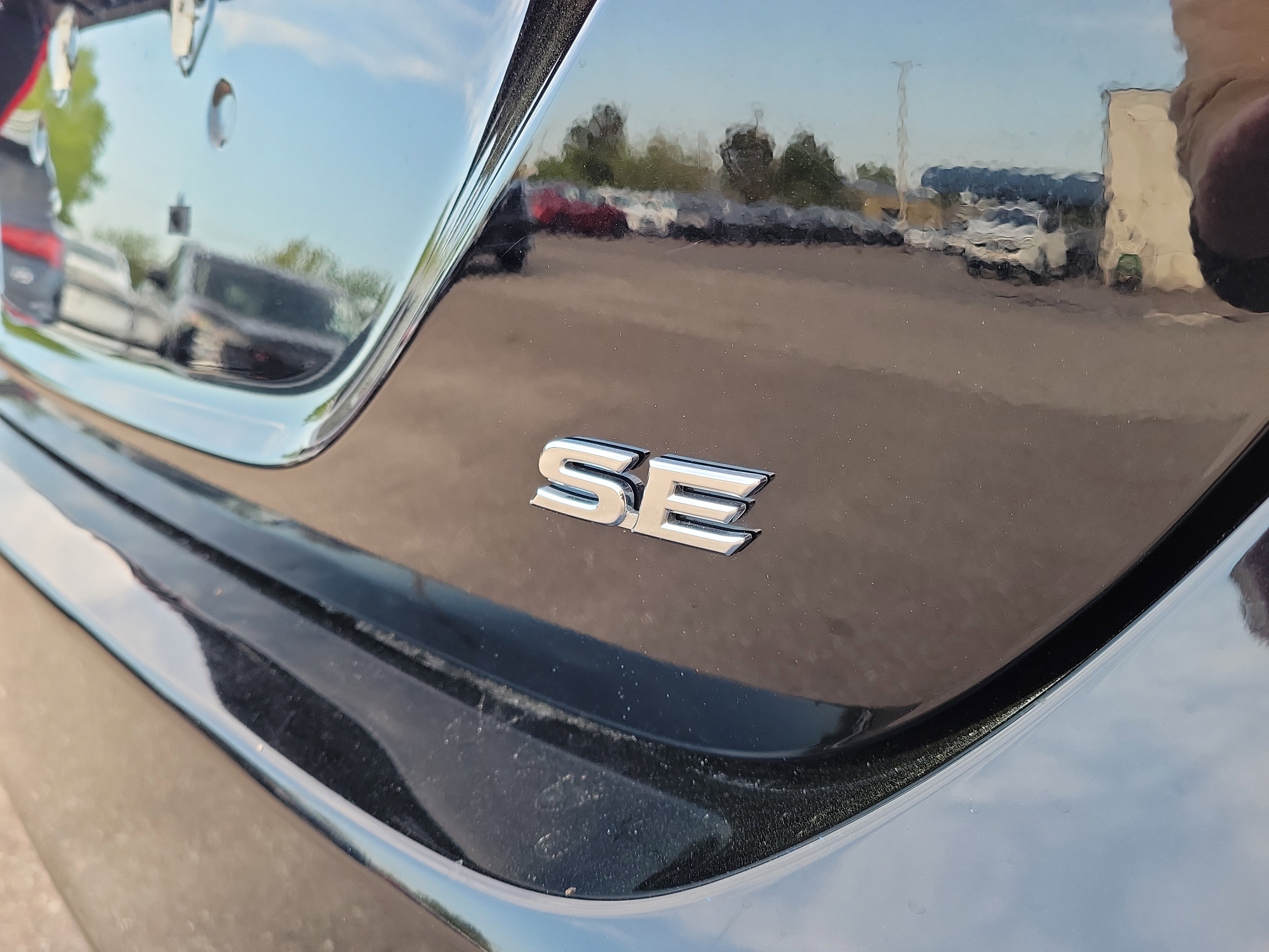 Used 2021 Toyota Camry SE w/ Convenience Package image 9