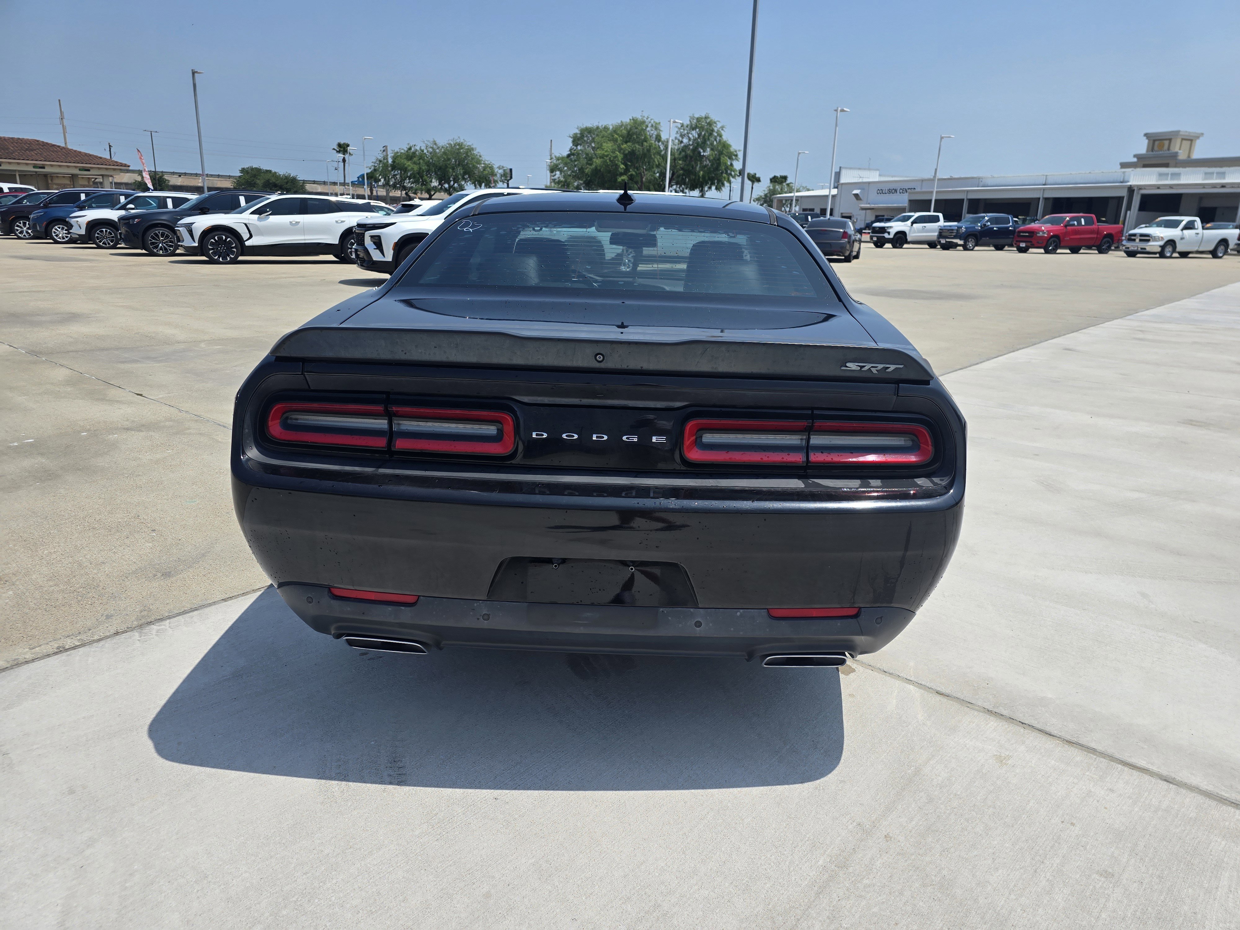Used 2016 Dodge Challenger R/T Scat Pack w/ Leather Interior Group RWD image 4