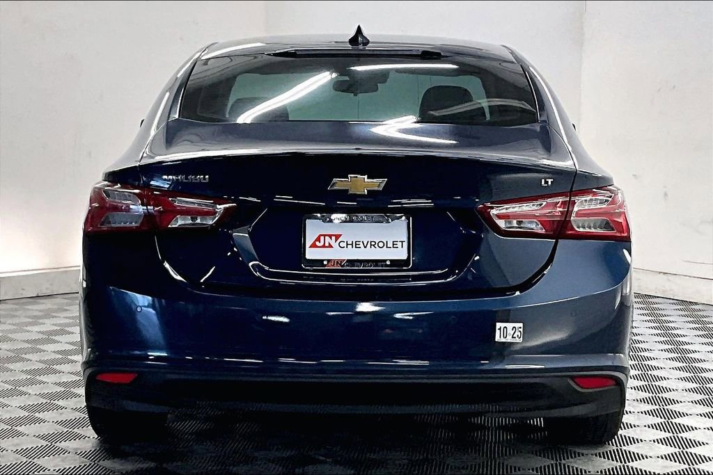 Used 2021 Chevrolet Malibu LT FWD image 3