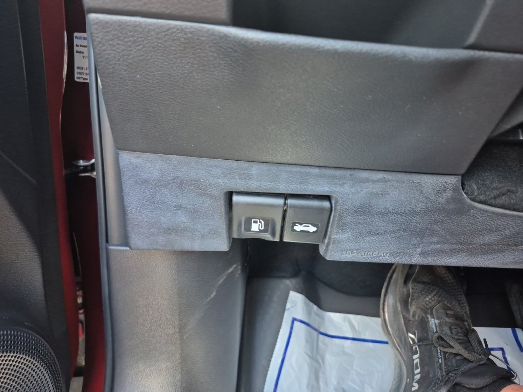 Used 2022 Nissan Kicks SV FWD image 23