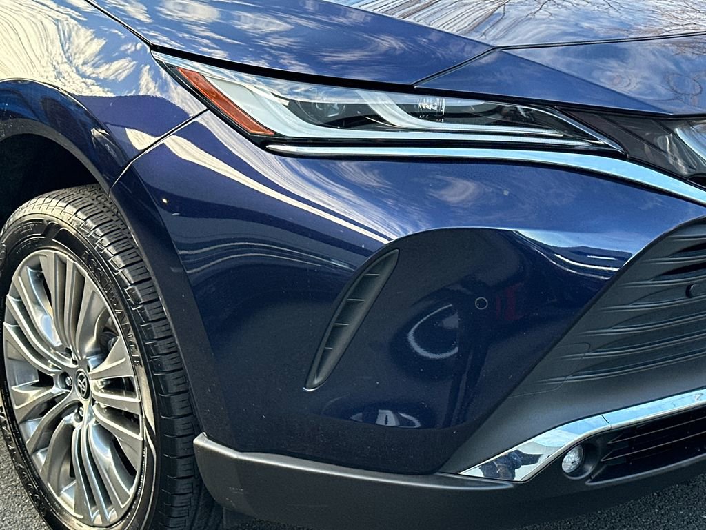 Certified 2022 Toyota Venza Limited image 11