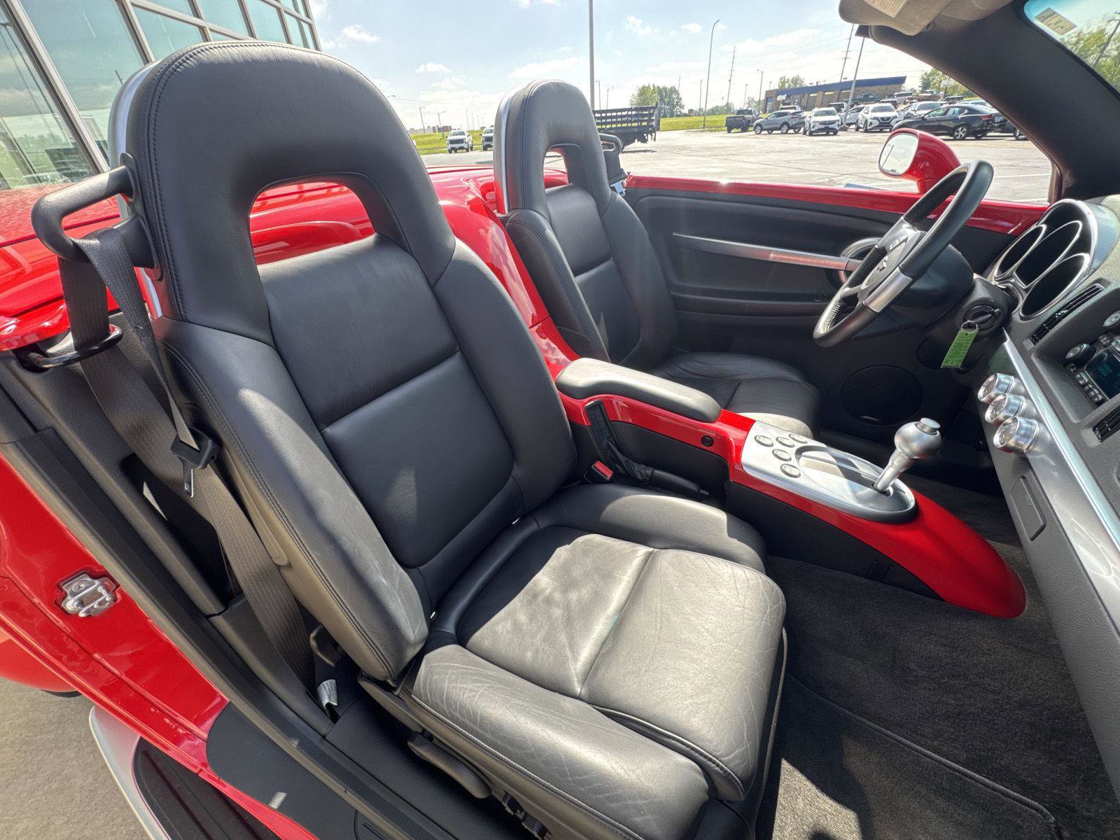 Used 2005 Chevrolet SSR w/ Preferred Equipment Group RWD image 14