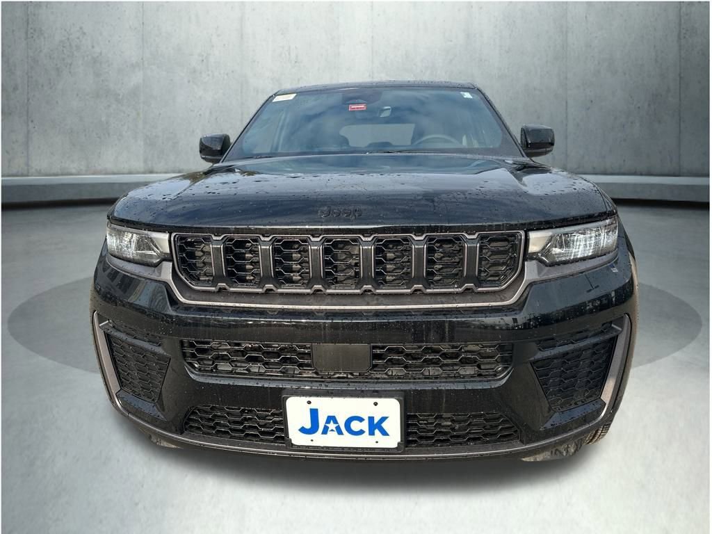 New 2026 Jeep Grand Cherokee Laredo image 9