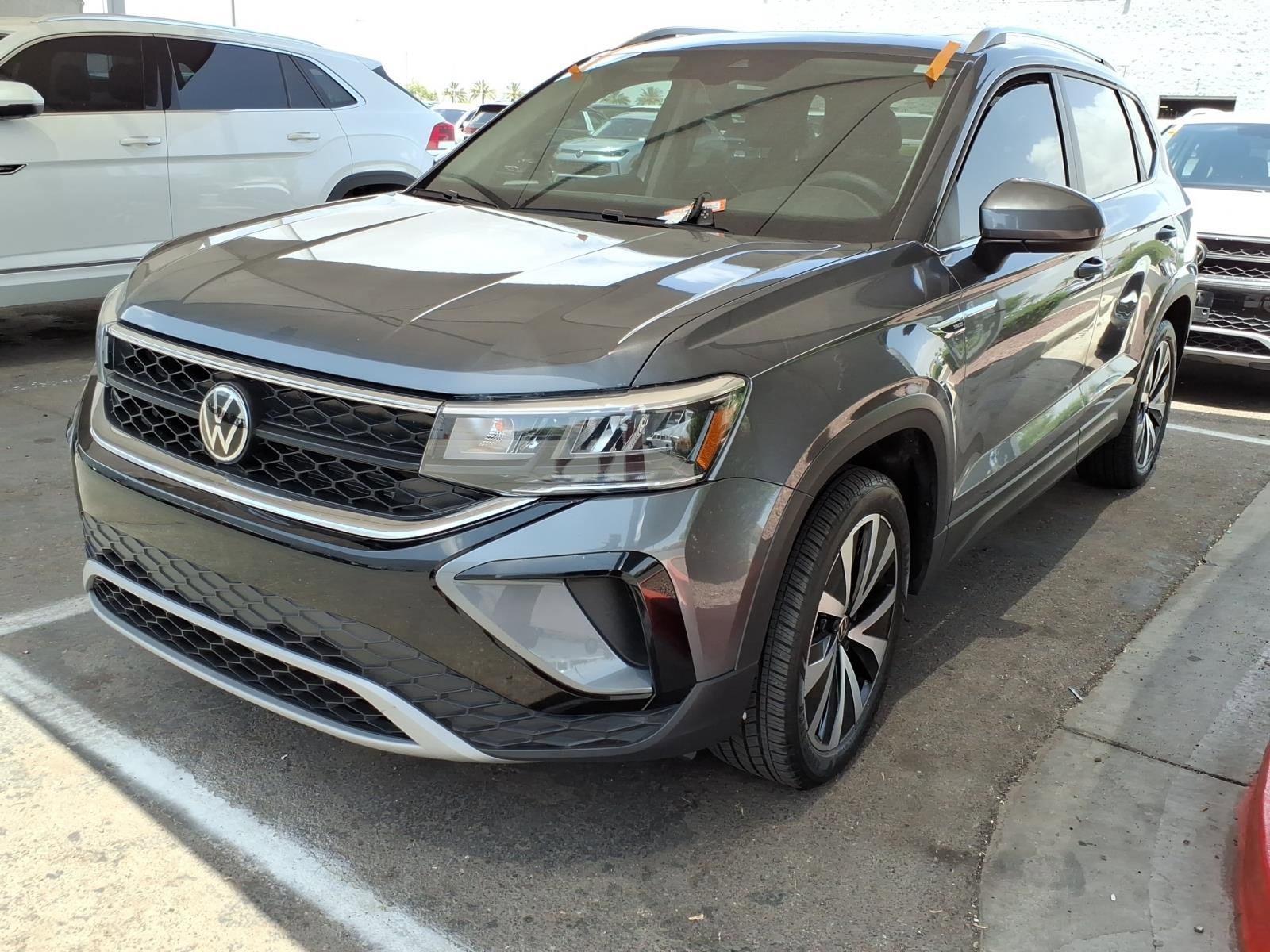 Certified 2023 Volkswagen Taos SE FWD image 1