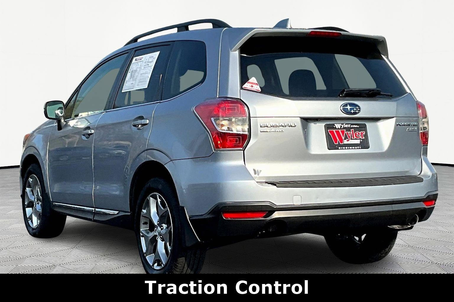 Used 2016 Subaru Forester 2.5i Touring w/ Eyesight & Navigation System image 4
