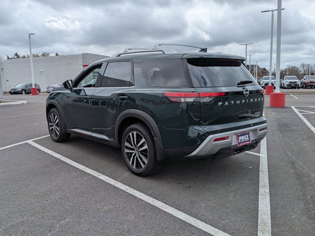 Used 2025 Nissan Pathfinder Platinum w/ Cargo Package image 7